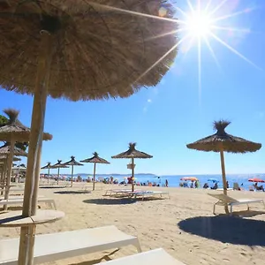 Casa 2 Dormitorios A Pie Del Mar Con Su Jardin Y Parking Сasa de vacaciones