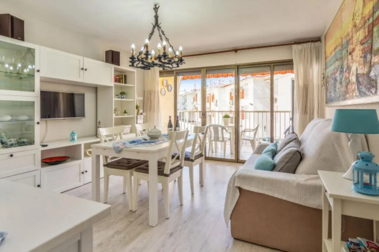 Apartamentos Bellamar location